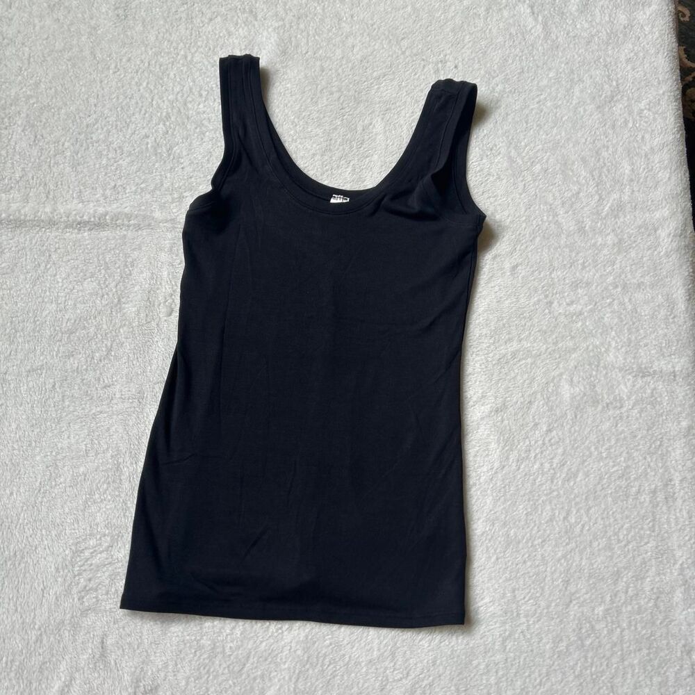 Spanx Black tank top with scoop neck and slim fit women’s small